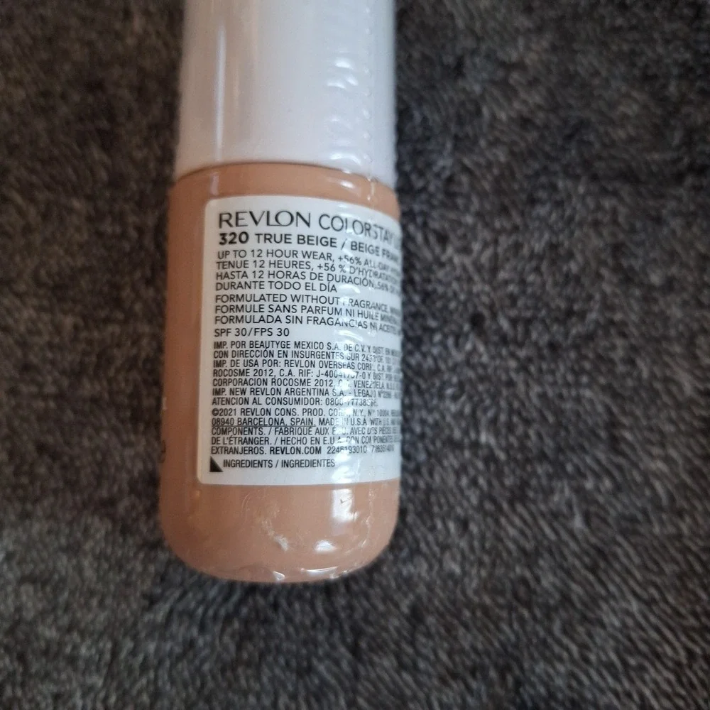 2 Pk Revlon Colorstay Light Cover Foundation 320 True Beige 12‎ HR SPF 30